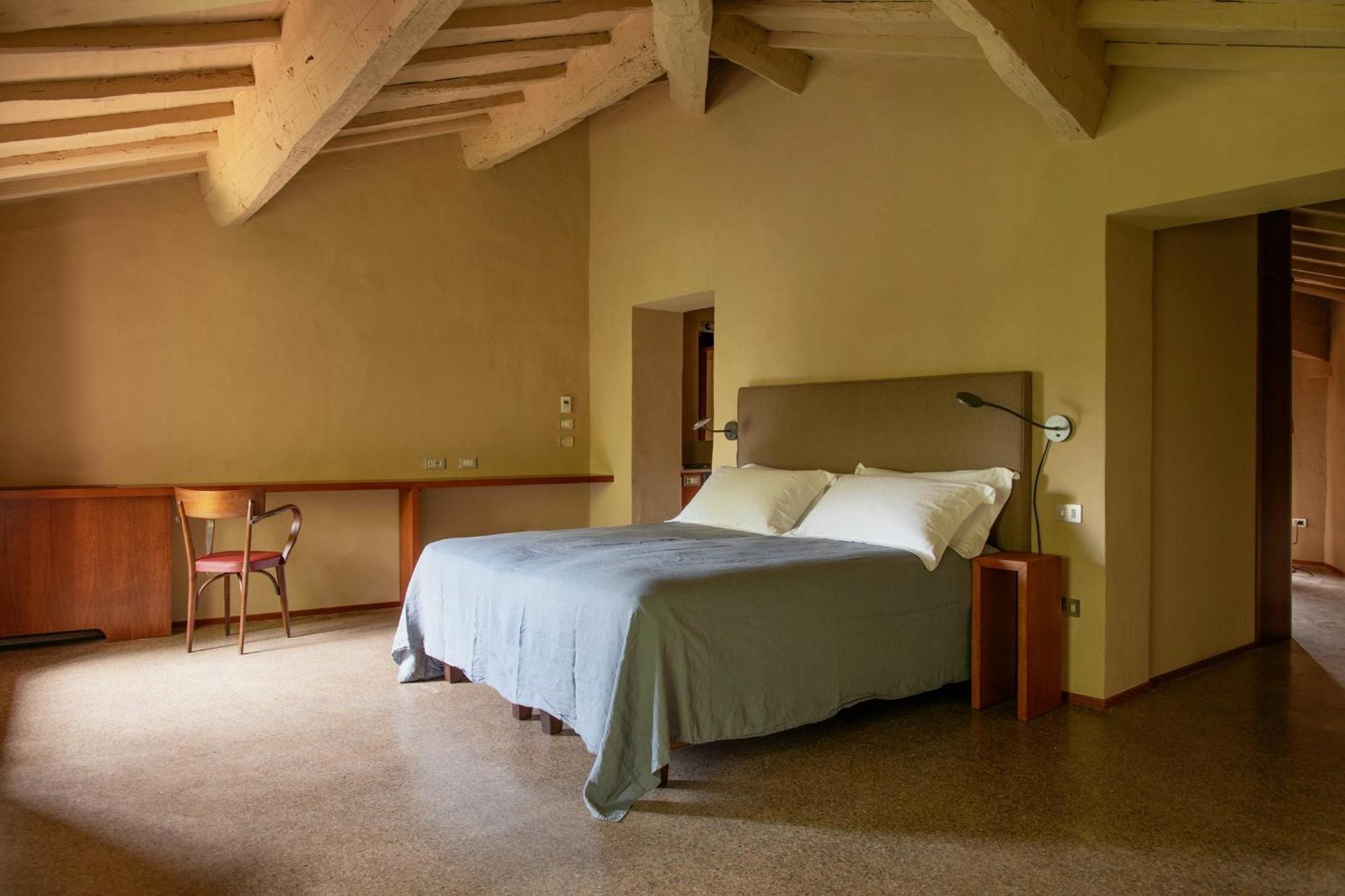 B&B Lo Scudaio Palazzo Marchionneschi Montescudaio Exteriör bild
